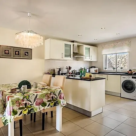 Casa Dos Pais - Fabulous 2 Bedroom House With Private Pool And Great Views *