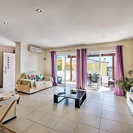 Casa Dos Pais - Fabulous 2 Bedroom House With Private Pool And Great Views Semesterbostad *