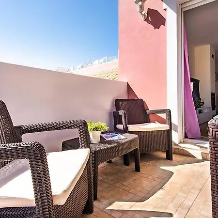 Casa Dos Pais - Fabulous 2 Bedroom House With Private Pool And Great Views
