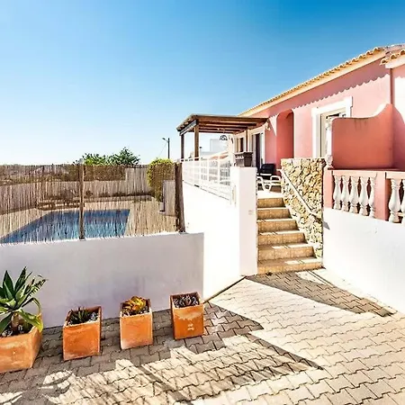 Casa Dos Pais - Fabulous 2 Bedroom House With Private Pool And Great Views