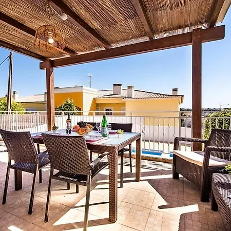 Semesterbostad Casa Dos Pais - Fabulous 2 Bedroom House With Private Pool And Great Views *