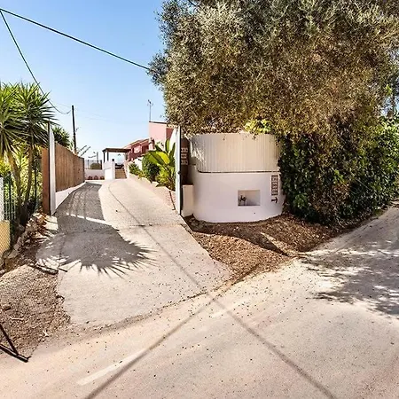 Casa Dos Pais - Fabulous 2 Bedroom House With Private Pool And Great Views