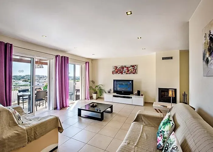 Casa Dos Pais - Fabulous 2 Bedroom House With Private Pool And Great Views *