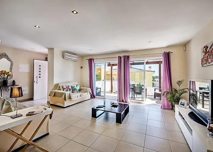 Casa Dos Pais - Fabulous 2 Bedroom House With Private Pool And Great Views Tatil Evi *