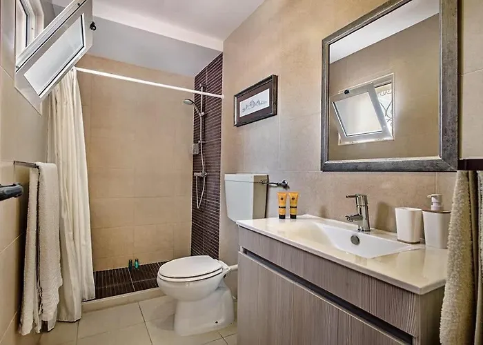 Tatil Evi Casa Dos Pais - Fabulous 2 Bedroom House With Private Pool And Great Views *