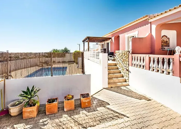 Casa Dos Pais - Fabulous 2 Bedroom House With Private Pool And Great Views