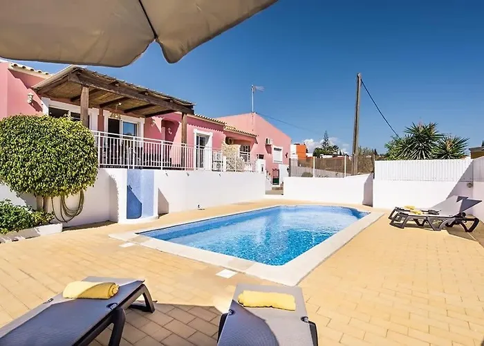 Tatil Evi Casa Dos Pais - Fabulous 2 Bedroom House With Private Pool And Great Views