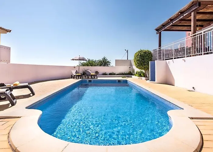 Casa Dos Pais - Fabulous 2 Bedroom House With Private Pool And Great Views Tatil Evi